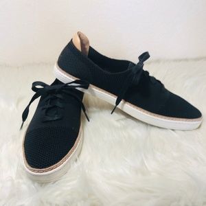 Ugg Pinkett Low Top Knit Sneaker Size 11